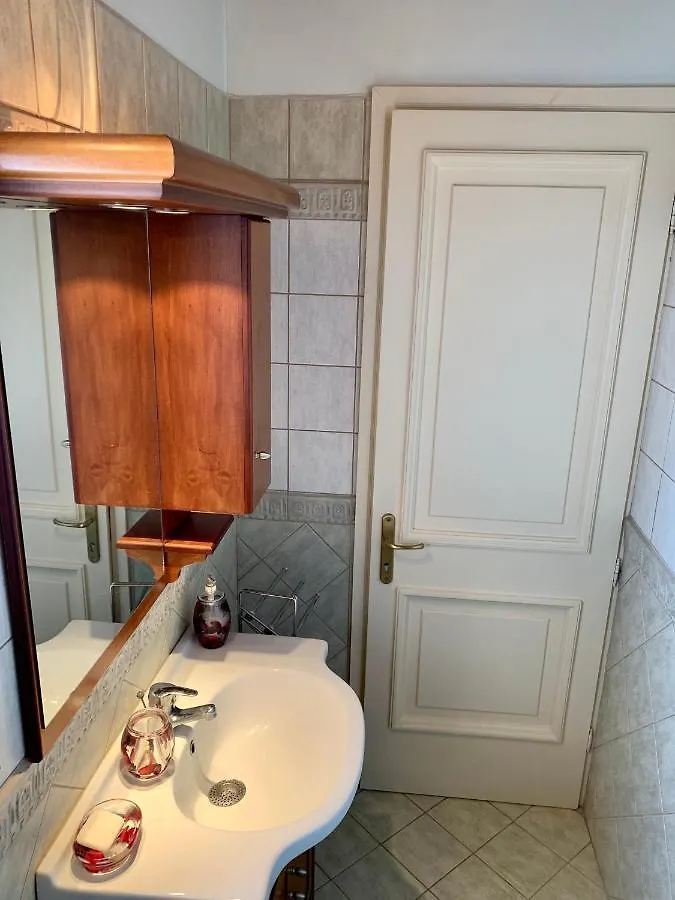 Wooden Roof Apartment Ликсури Греция