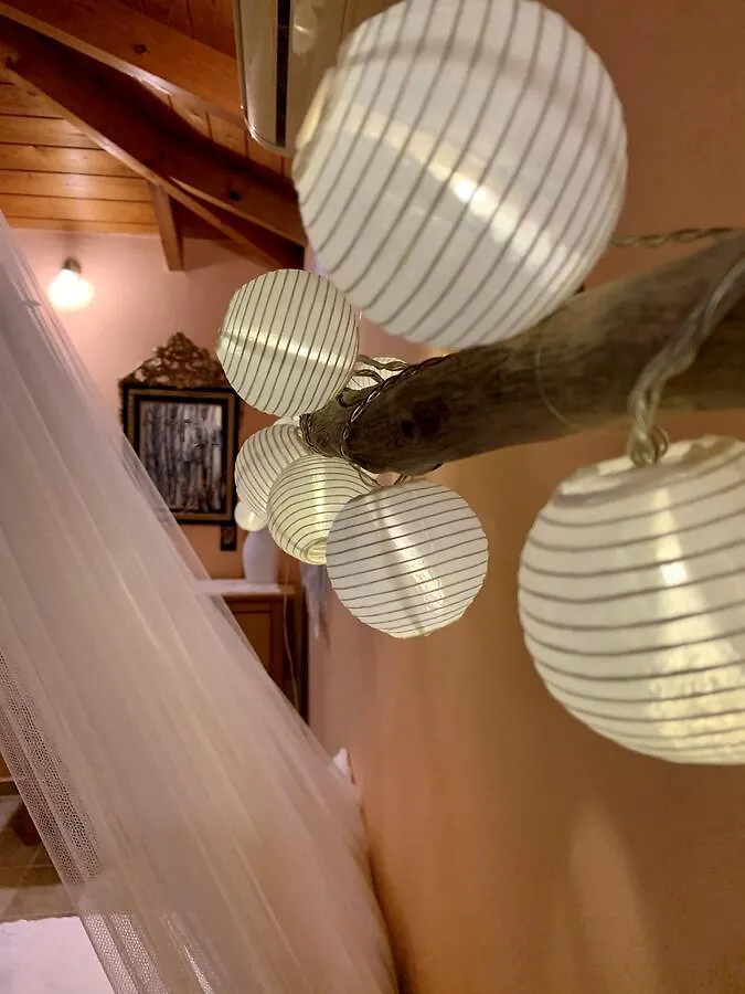 Wooden Roof Apartment Ликсури Греция
