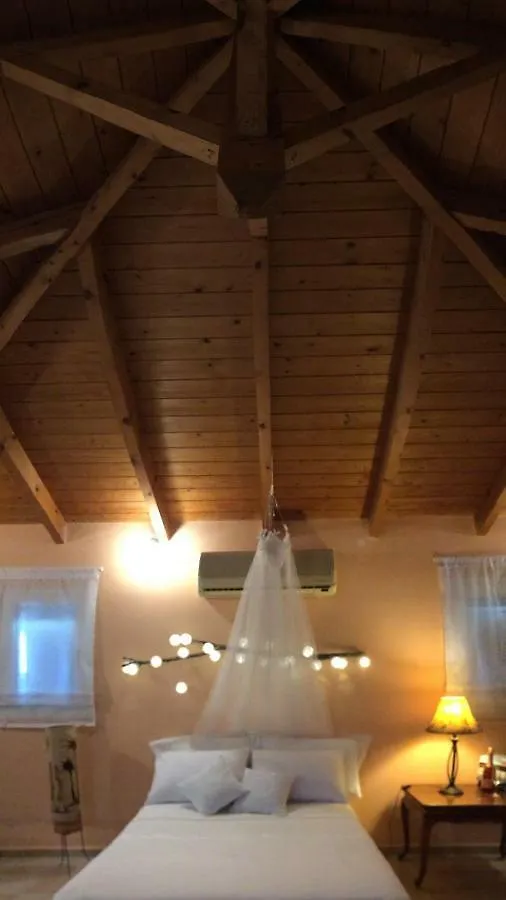 Wooden Roof Apartment Ликсури Греция